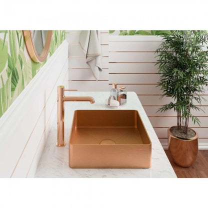 Baterie Lavoar pe Blat Laveo Pola Auriu-Roze cu ventil click-clack Perfectă pentru Decorul Contemporan!

Descoperiți bateria de lavoar înaltă Pola în elegantul finisaj&nbsp; Rose Gold, perfectă pentru a adăuga un strop de rafinament oricărui spațiu modern. Concepută pentru montaj pe blat, această baterie nu doar că îmbunătățește estetică băii sau bucătăriei, dar oferă și funcționalitate deosebită.