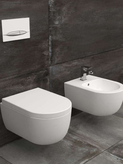 Bideul suspendat Palme, de culoare albă, este realizat din ceramică de înaltă calitate, fiind o alegere elegantă și funcțională pentru orice baie modernă. Designul său suspendat aduce un plus de stil și facilitează curățarea podelei, oferind un aspect ordonat și spațios. Este prevăzut cu un sistem de prindere inclus, asigurând o instalare ușoară și sigură.


Cu linii curate și o estetică minimalistă, acest bideu este ideal pentru băile contemporane, adăugând un element de confort și igienă sporită. Ceramică