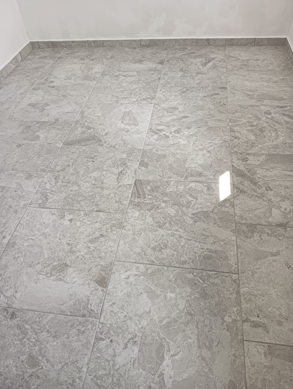 Gresie Portelanata Import Italia - Model White din Colectia MUN