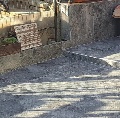 Gresie Portelanata Import Italia - Model Dark din Colectia MUN