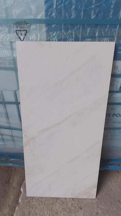 Gresie Portelanata Import Italia - Model Calacatta Oro din Colectia BYRON